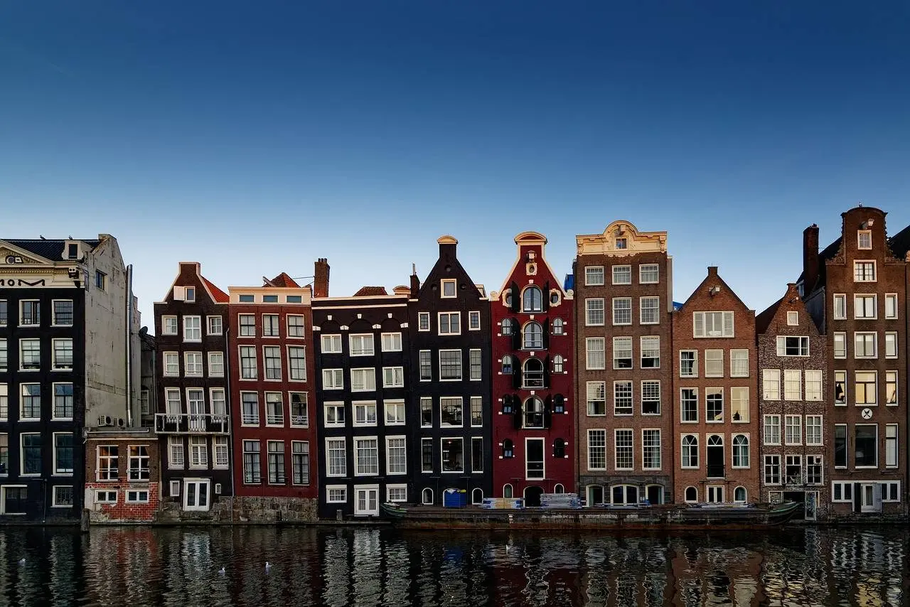 houses-5432876_1280
