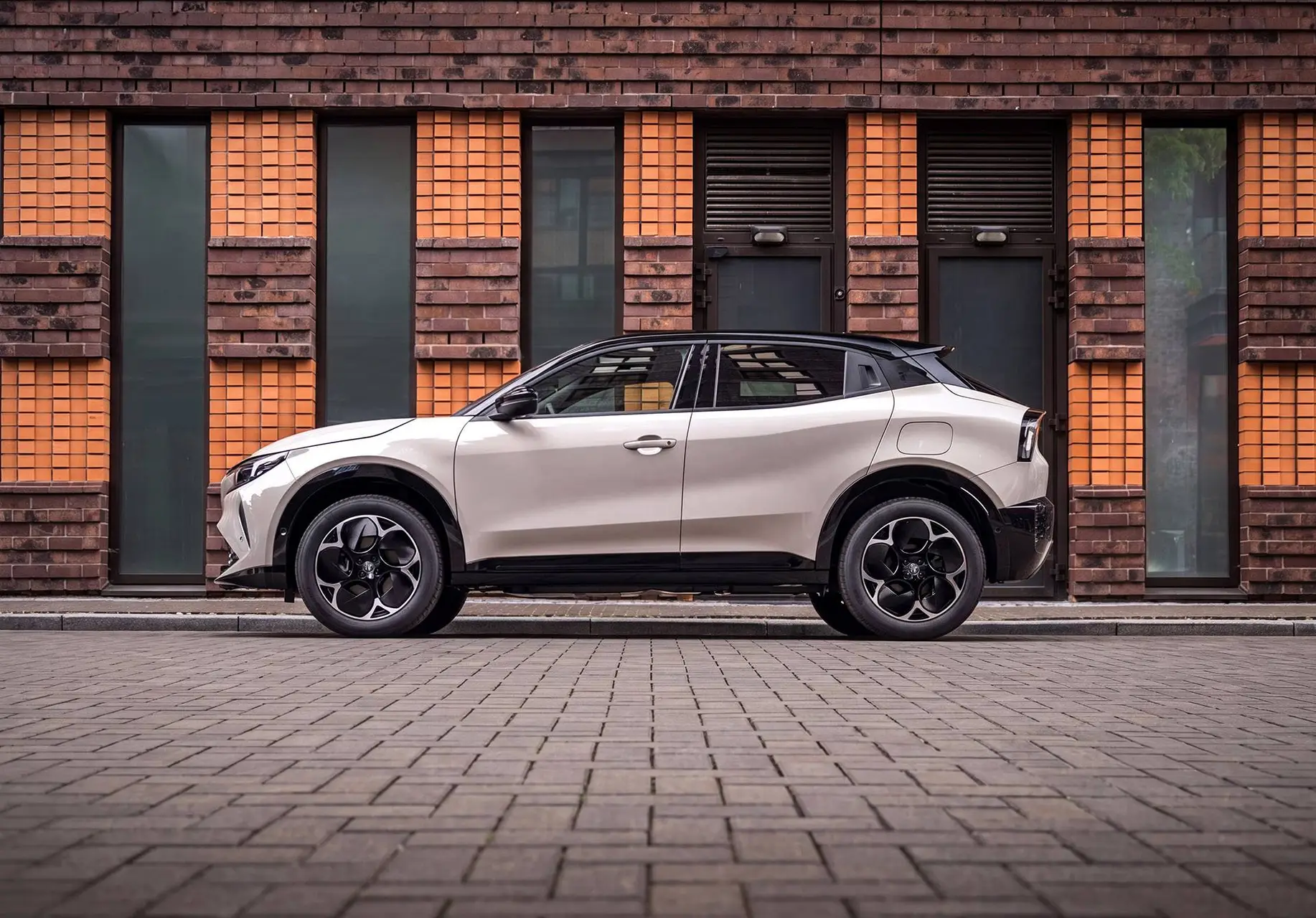01-smart-casual-alfa-romeo-introduceert-de-nieuwe-junior-sprint