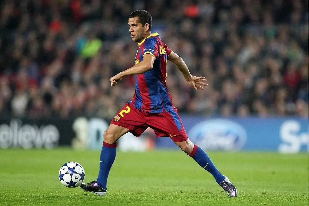manchester city chaud sur alves et dzeko 64624 13344