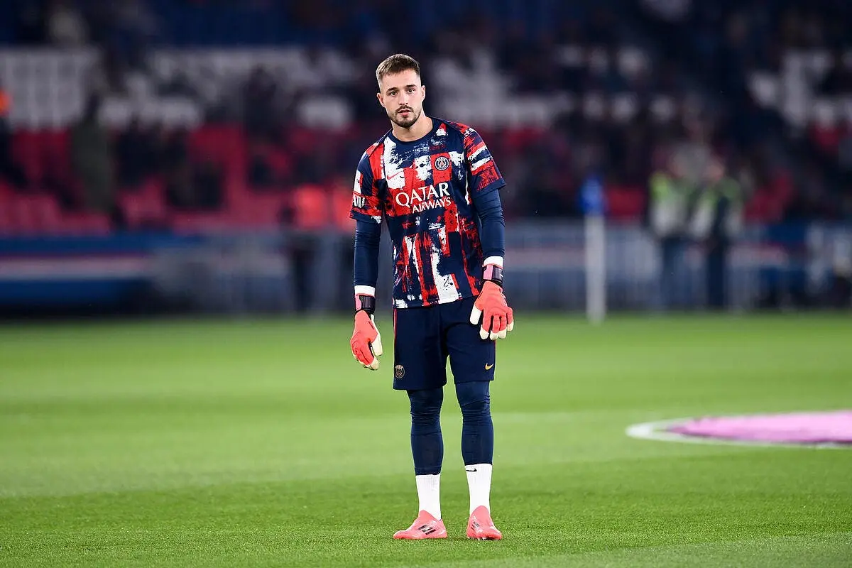 apres le sale coup du psg son depart est inevitable tenas 1 381486