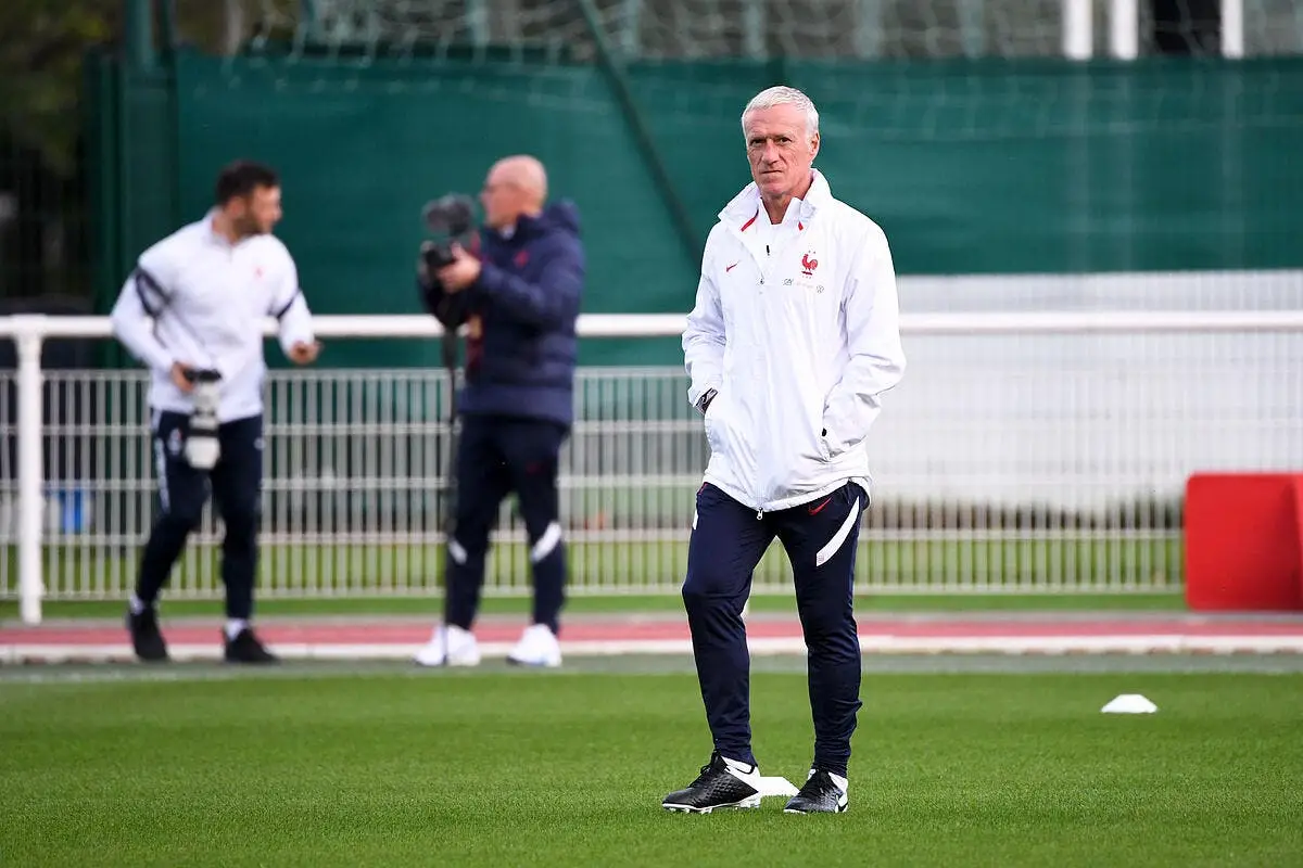 belgique france pierre menes offre deux tacles pour le prix d un deschamps 36 325275