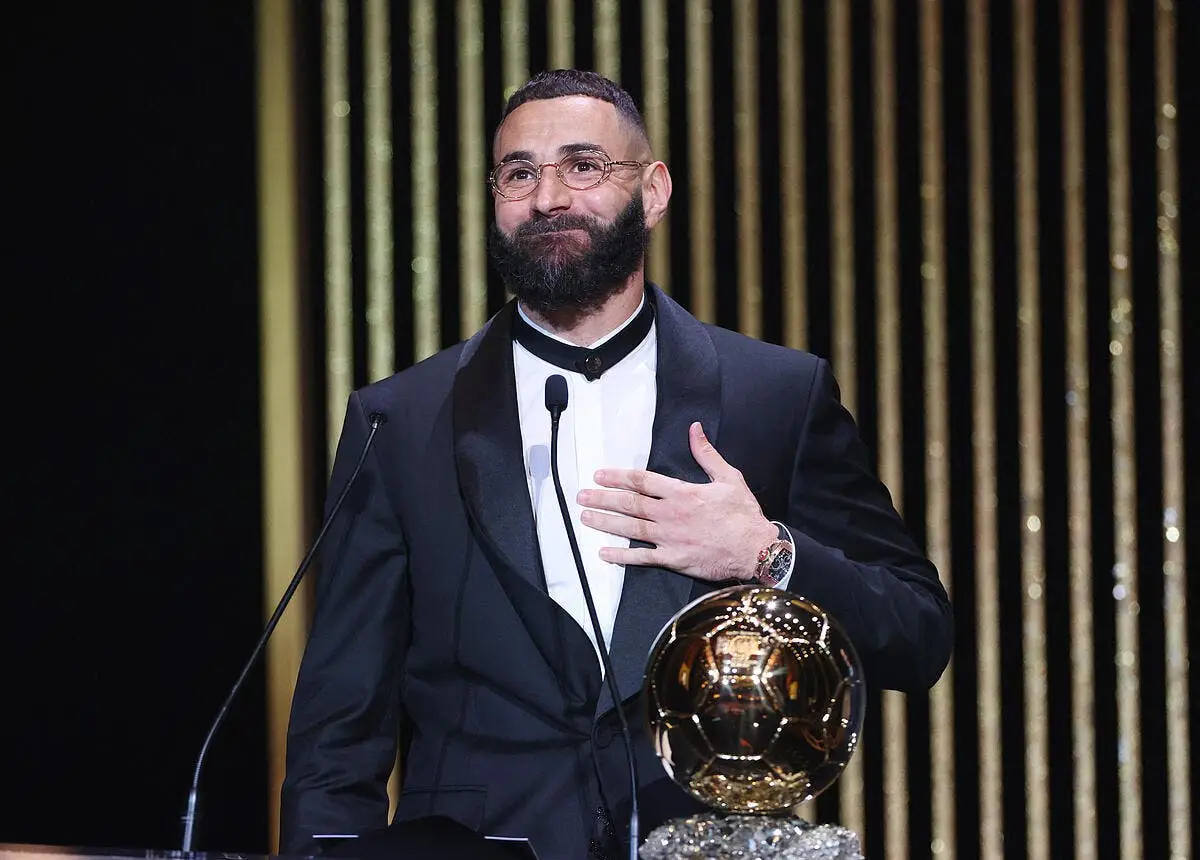 benzema vire sans pitie il applaudit la france icon 828667 003 355053