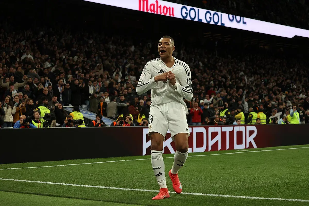 ca chauffe au real mbappe et tchouameni vont au clash mbappe 196 386941
