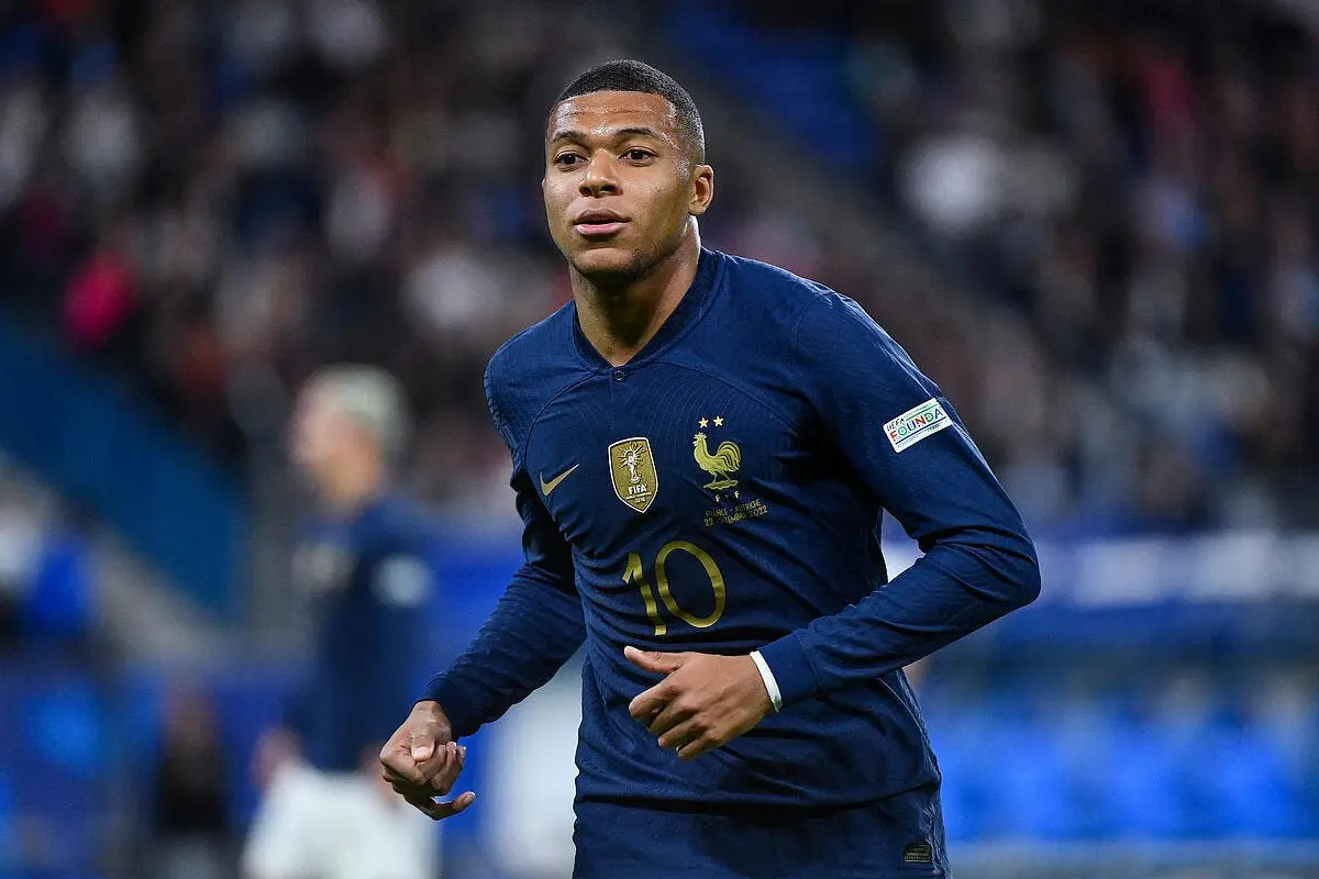 conteste au psg mbappe savoure chez les bleus mbappe 126 351145