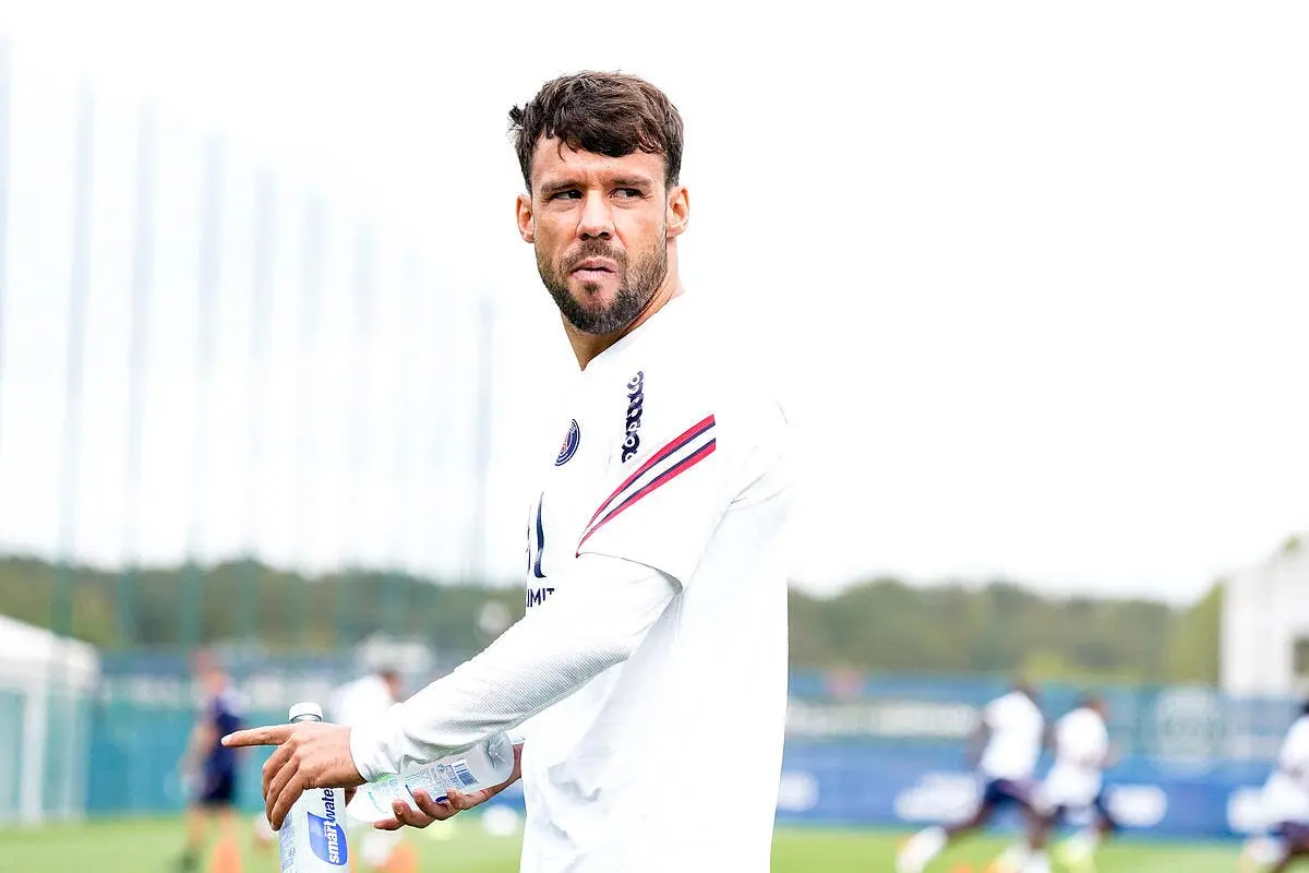 dans le loft bernat met le psg face a un dilemme bernat 4 378593