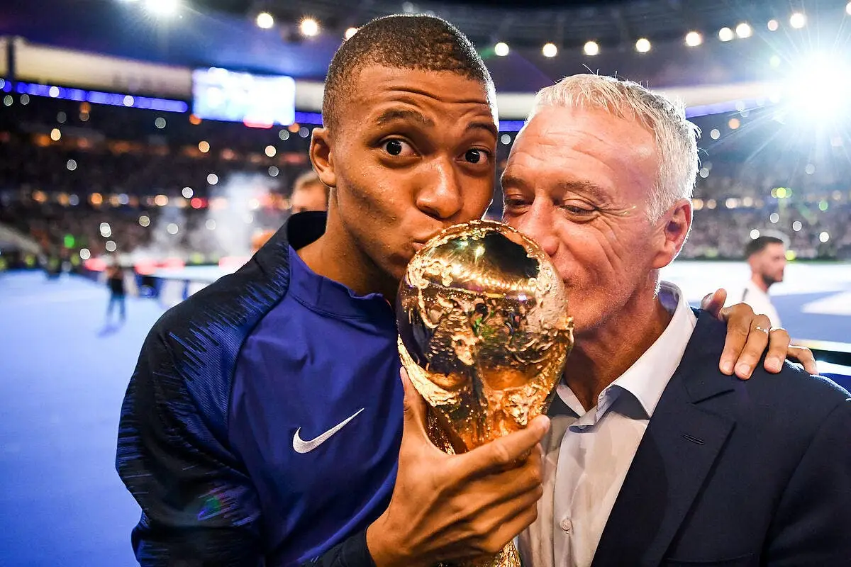 didier deschamps et kylian mbappe la faute francaise icon fif 090918 93 11 323085