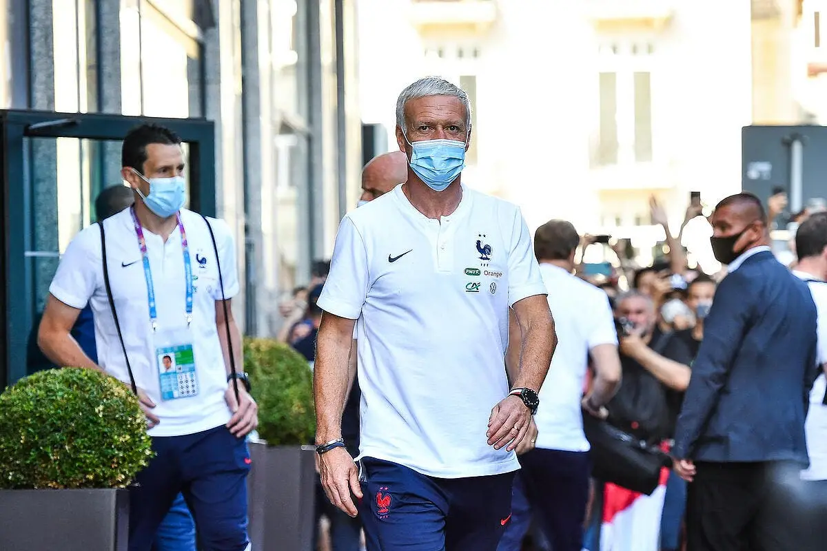 edf didier deschamps coince les supporters lui viennent en aide icon bap 260621 93 008 317637