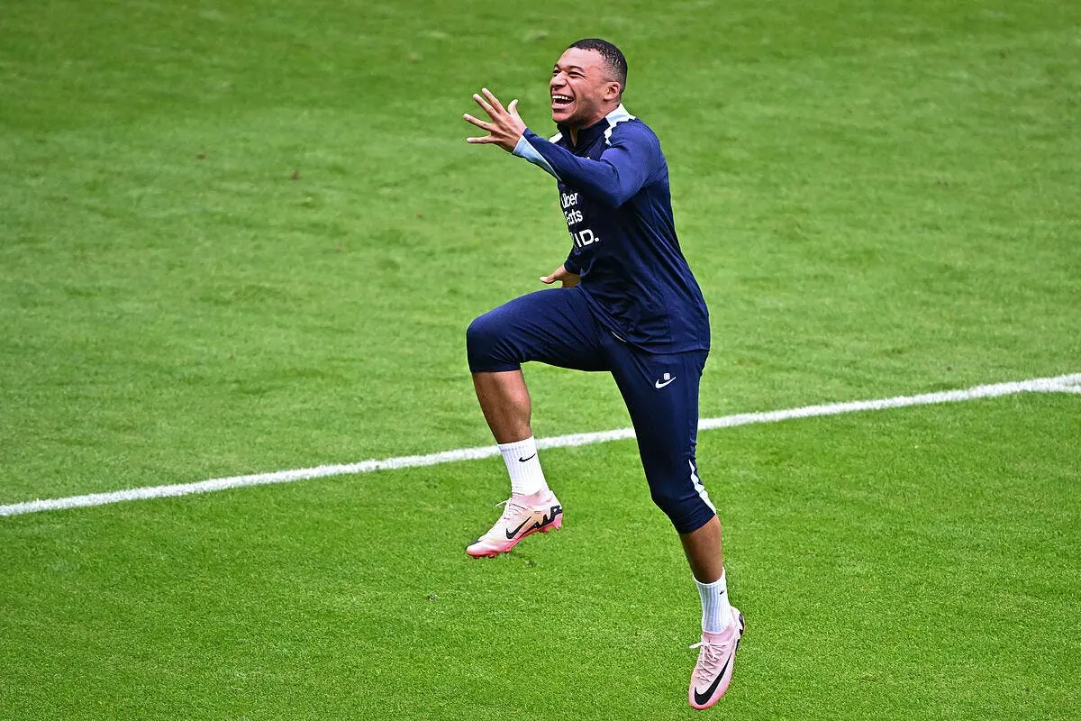 EdF : Kylian Mbappé titulaire, Deschamps va tenter le coup
