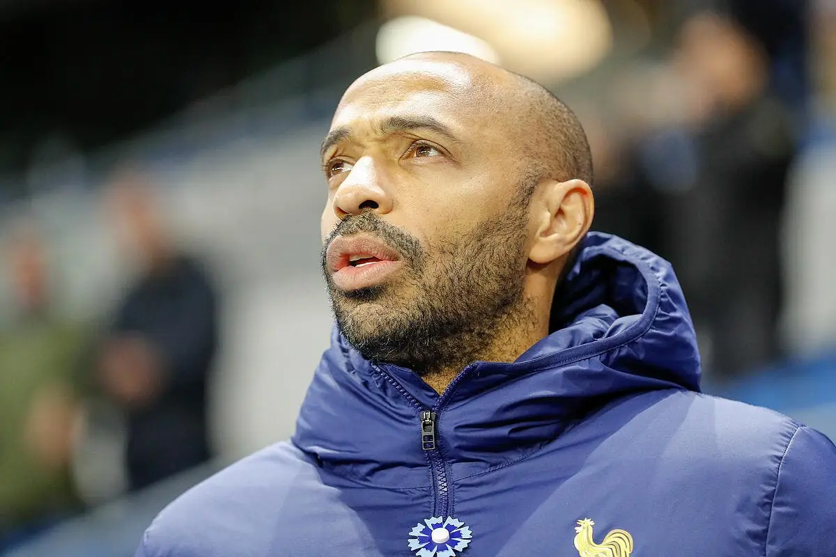 euro et jo thierry henry se heurte a un mur pour la france icon bar7039 370040