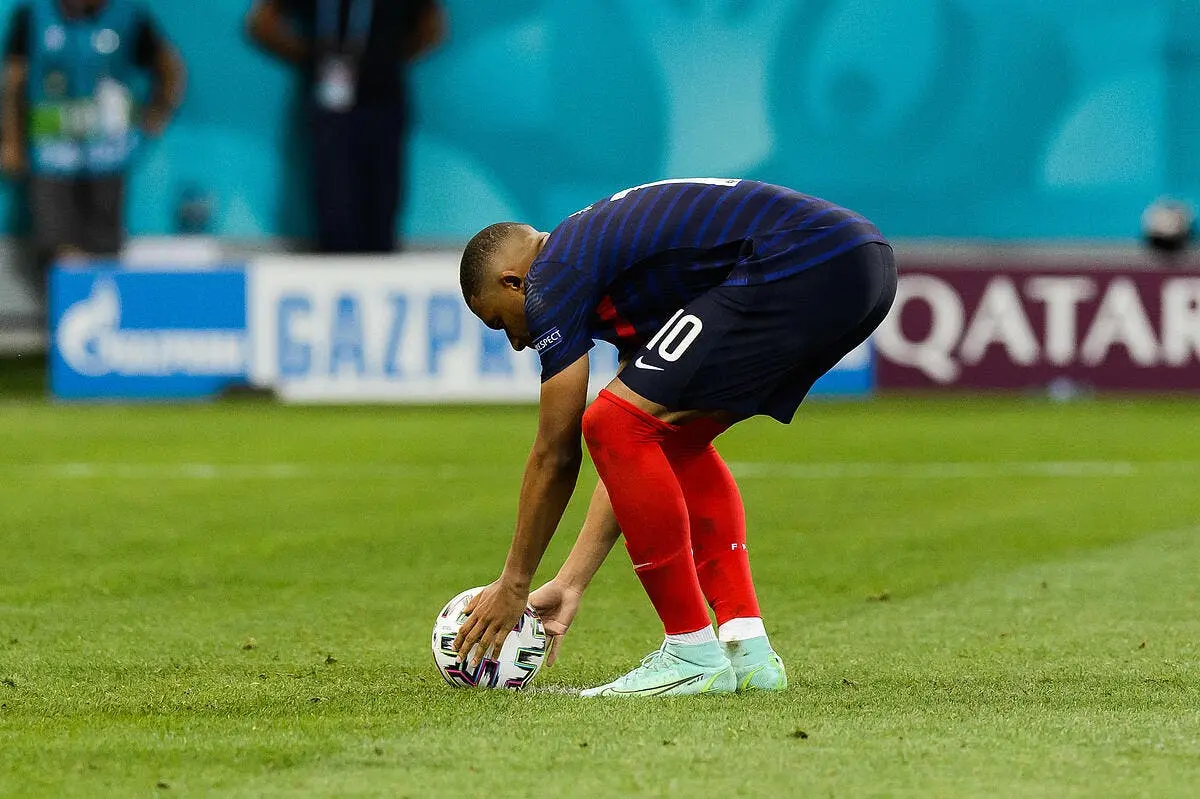 euro mbappe je suis desole icon 604 frasui20210628 226 317815