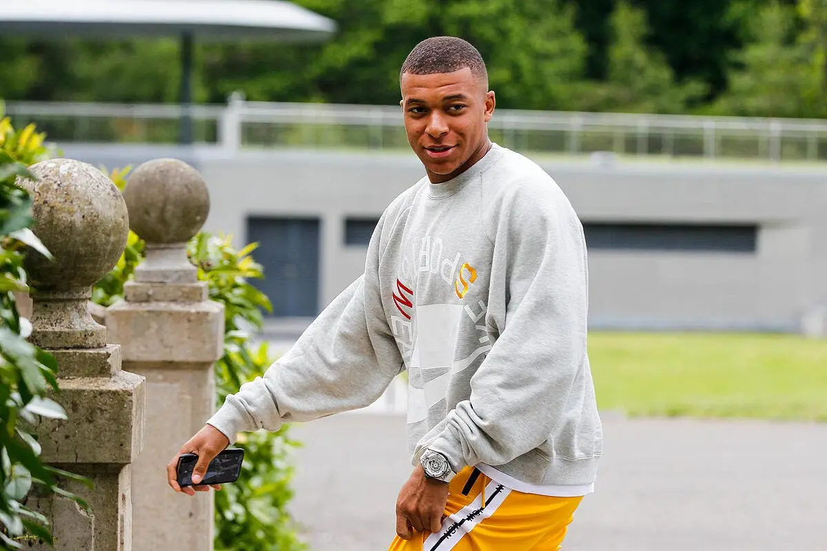 france les bleus payes pour le defile a clairefontaine icon fid 290519 08 36 315103