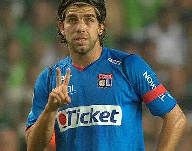 juninho indecis sur la greve 9065