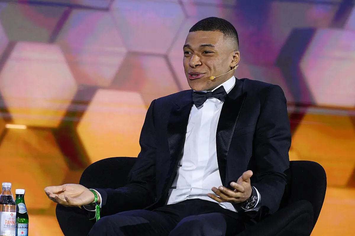 kylian mbappe le psg offre 200 millions pour 2 ans icon 016756 0037 2 335879