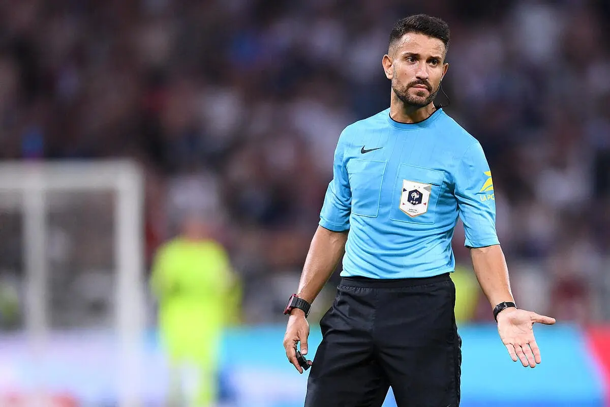 L'arbitre d'OL-Brest avoue être « malheureux »