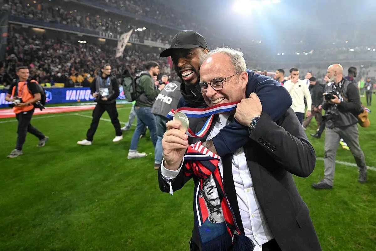 PSG : L'Emir du Qatar prolonge Luis Campos