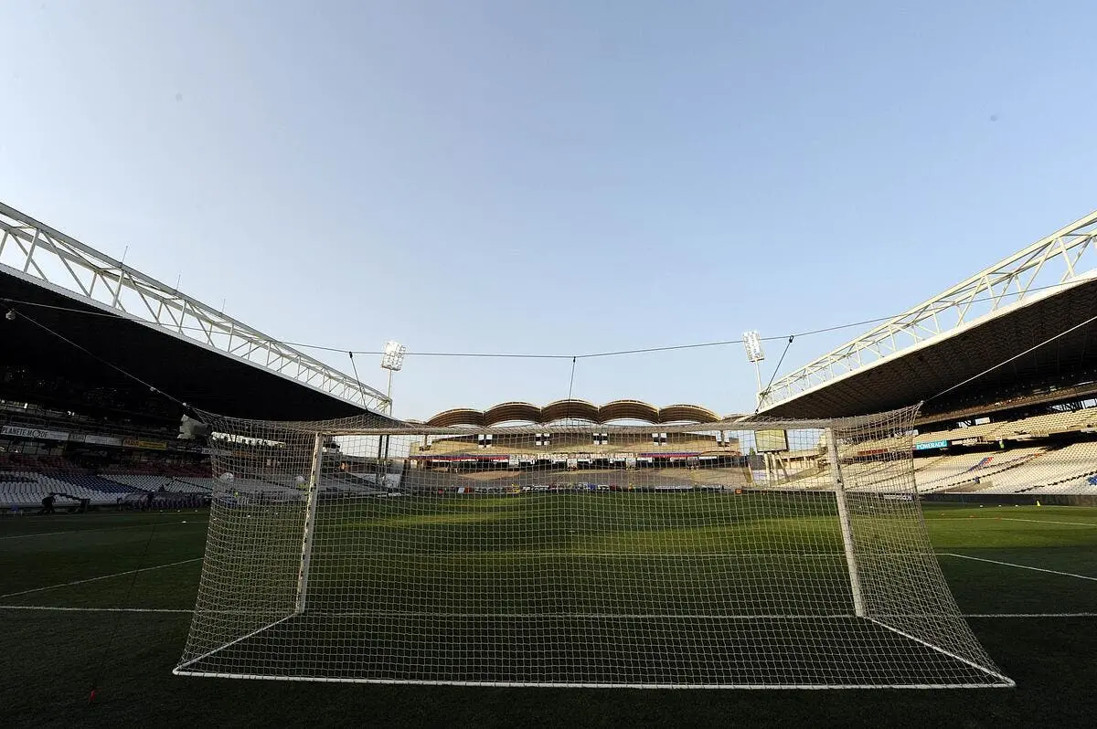 l ol a gerland le maire de lyon passe au chantage gerland 378978