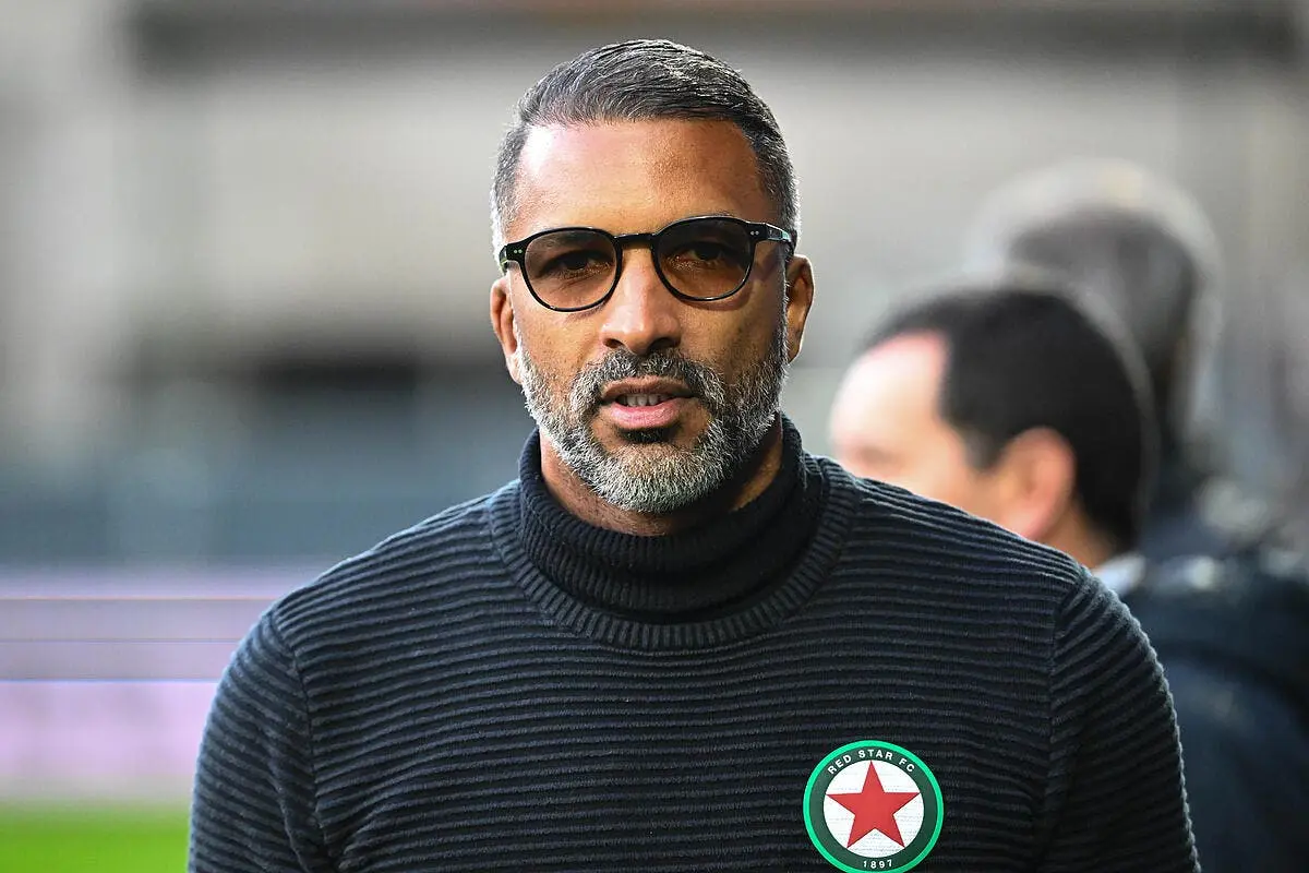 Habib Beye envoie aussi son CV au PSG