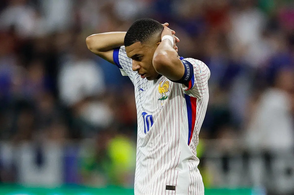 la france eliminee de l euro tf1 vire arthur mbappe 180 378346