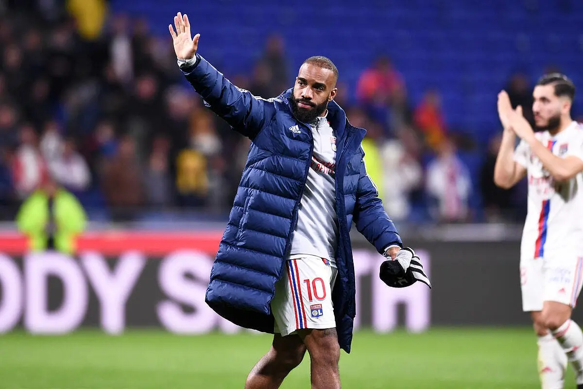 lacazette n est qu a l ol deschamps a gache sa carriere lacazette 65 373573