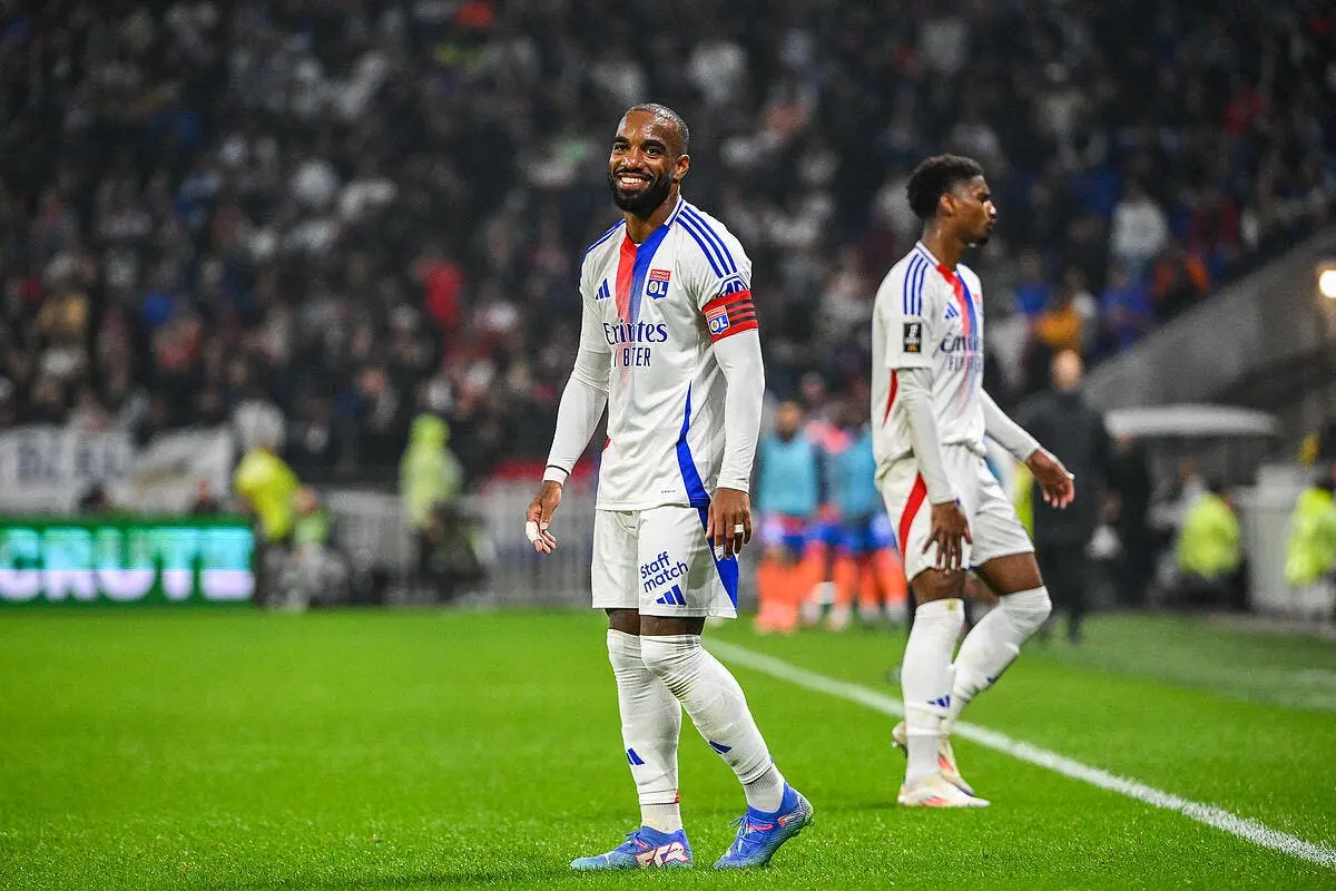 lacazette sur le depart l ol lui fait une promesse lacazette 74 388800