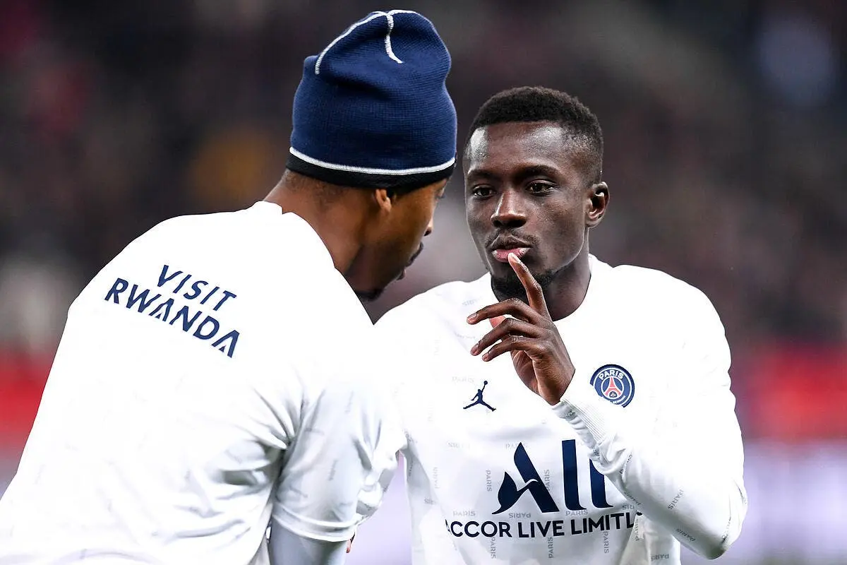 lache par le psg gueye recoit une improbable demande gueye 6 341517