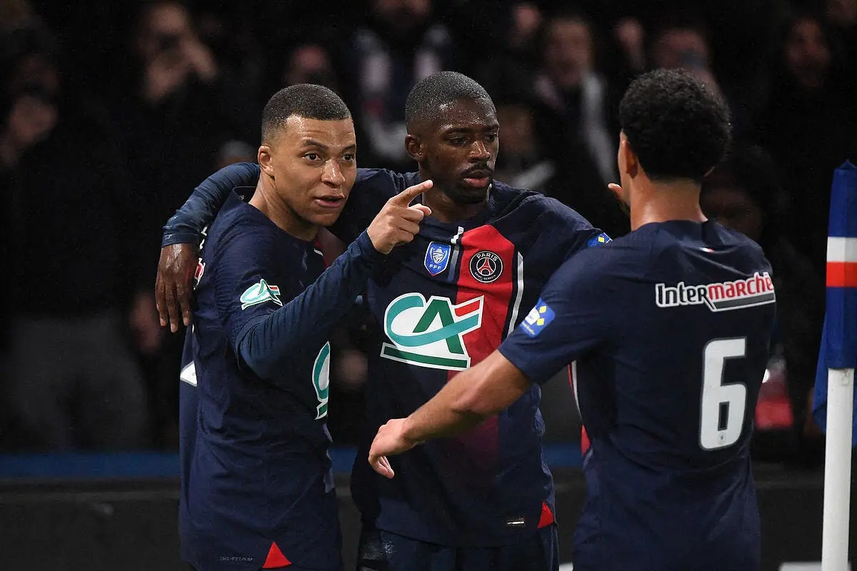 ldc le groupe du psg avec mbappe contre la real sociedad icon abaca 885760 019 1 371923