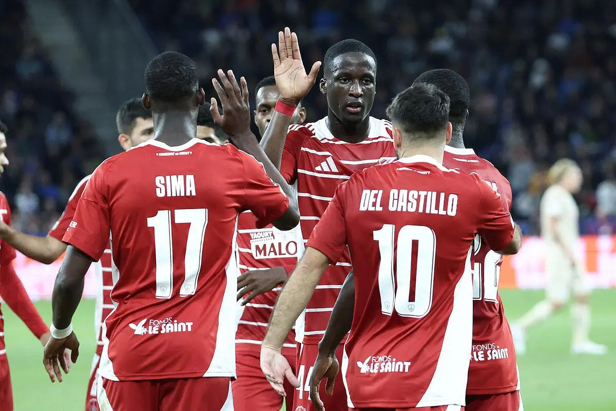 le psg a echoue brest va lui donner une lecon brest 382045