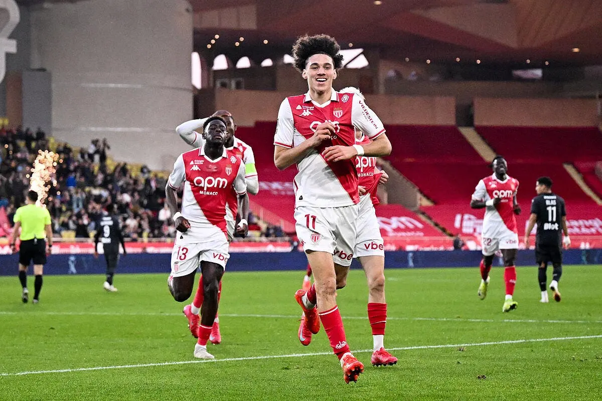 match fou a louis ii monaco enfonce rennes akliouche 4 387403