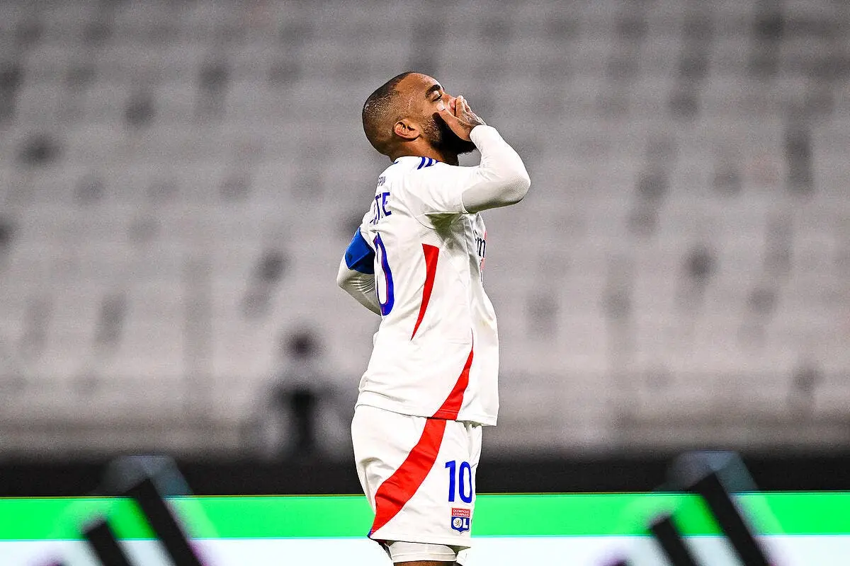 OL : Al-Shabab met 10 millions, alerte générale