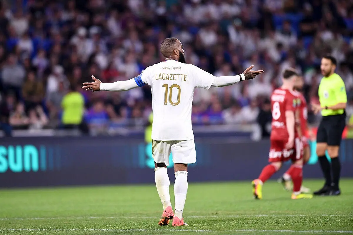 OL : Lacazette négocie depuis deux mois avec son futur club !