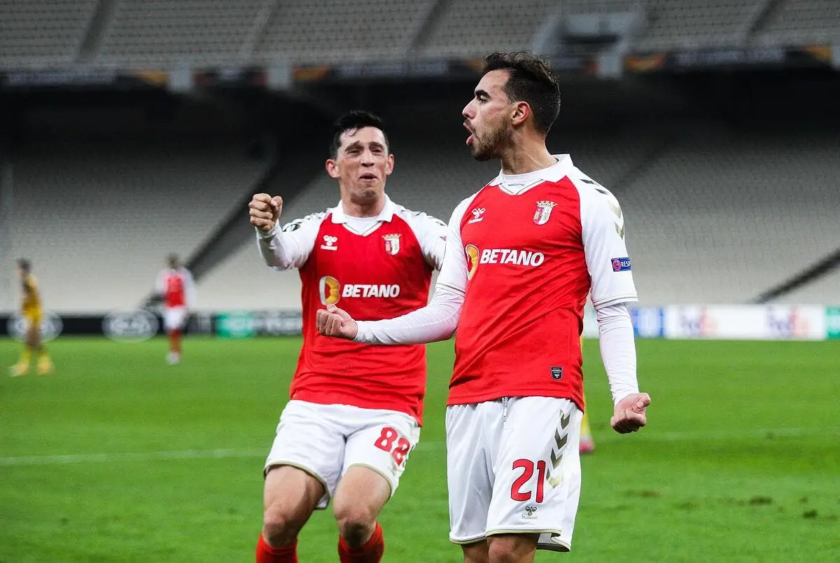 ol un attaquant recale lyon avec un communique officiel horta 320653