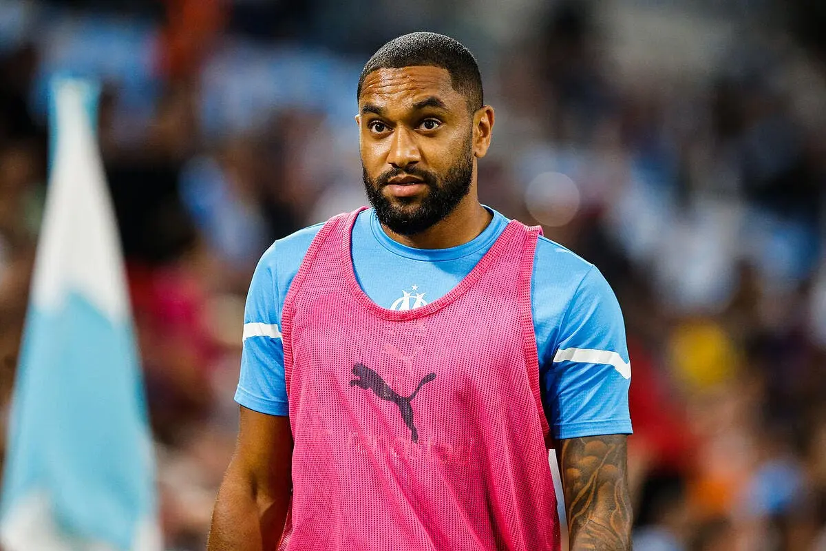 om amavi rabaisse en public le mercato commence fort amavi 11 329463