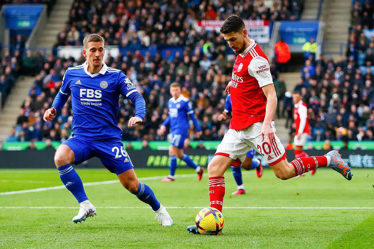 pl arsenal remet man city a distance icon ap 12480168 357443