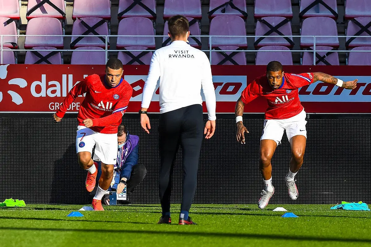 psg mbappe prolonge kimpembe fournit le stylo icon bap 270221 93 060 310807