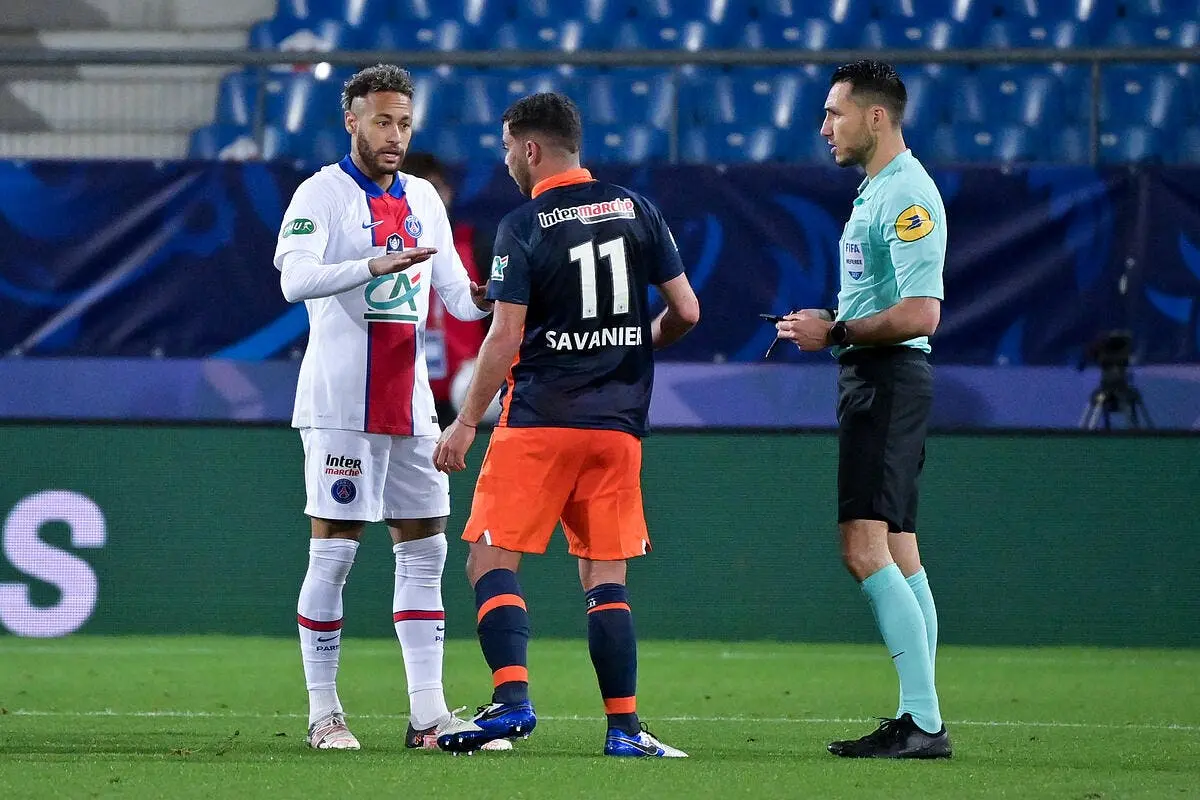 psg neymar suspendu madar voit rouge a 314235