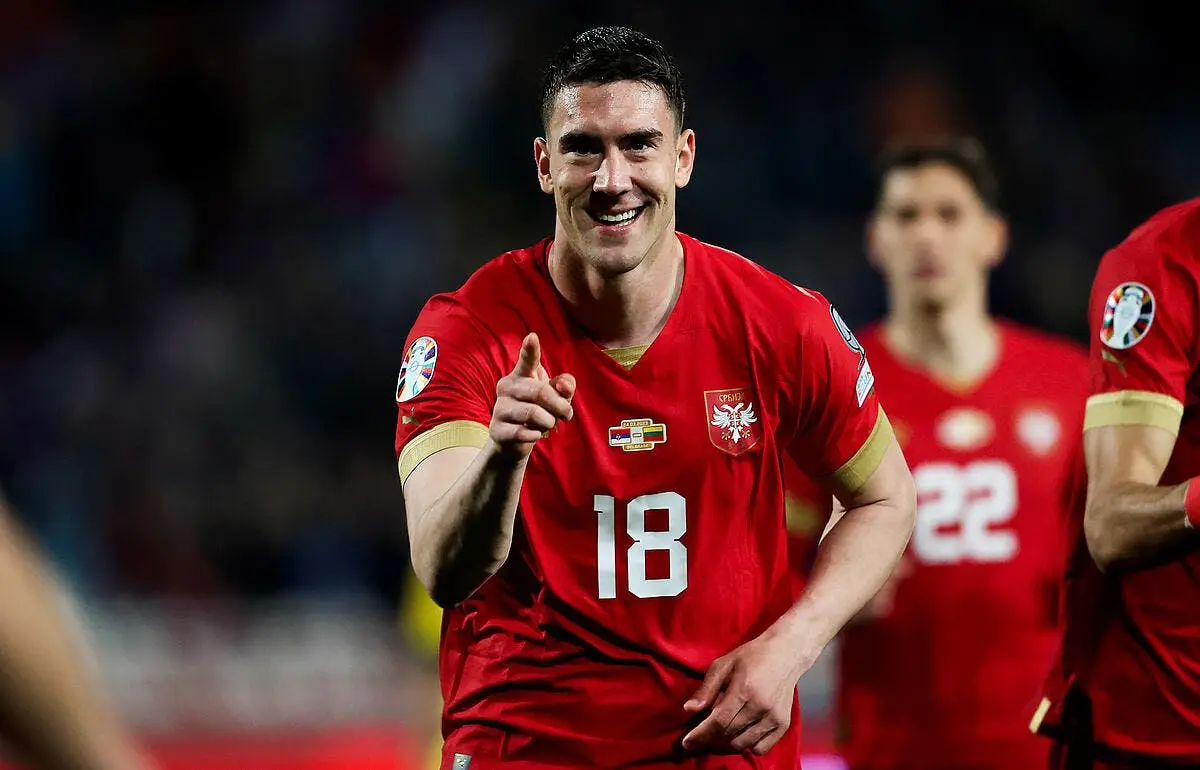 Trois doigts coupés pour Vlahovic s'il signe au PSG