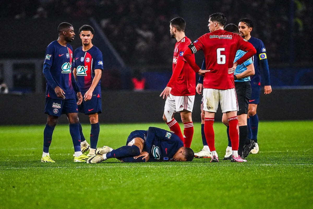 victime d un tacle monstrueux grosse frayeur pour mbappe icon ruh 8721 371655