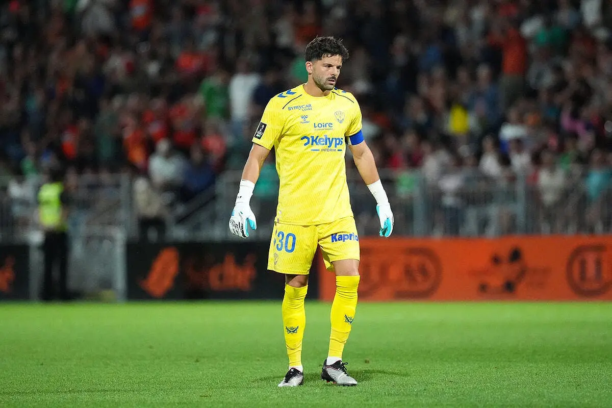 ASSE : Gros contrat signé, Larsonneur s’installe chez les Verts