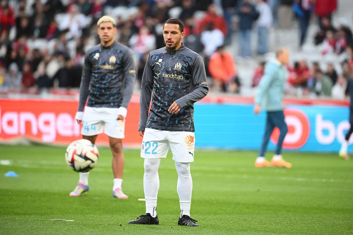 bennacer ne respecte pas la regle l om s en debarrasse bennacer 4 393534
