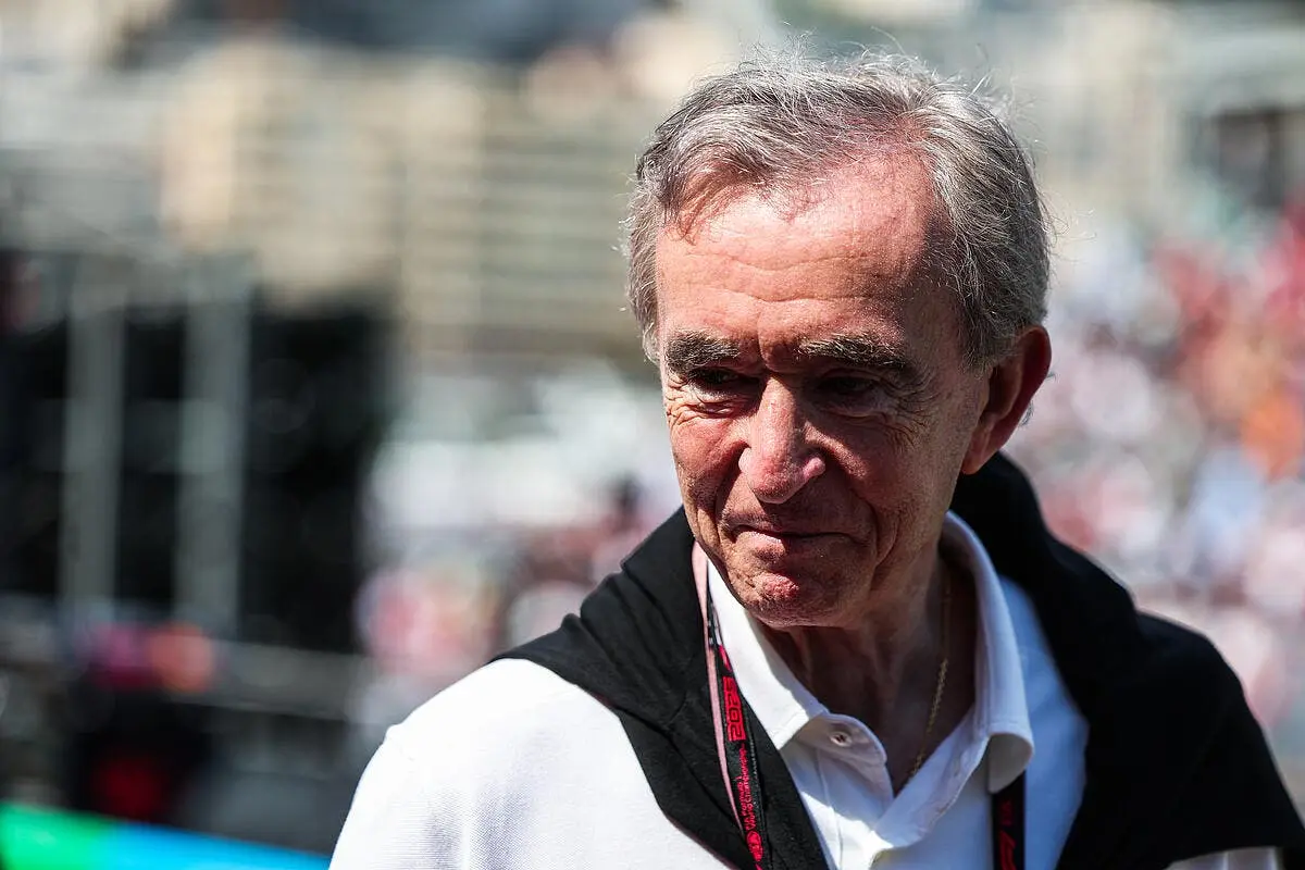 c est du jamais vu le paris fc innove au mercato bernard arnault 397233