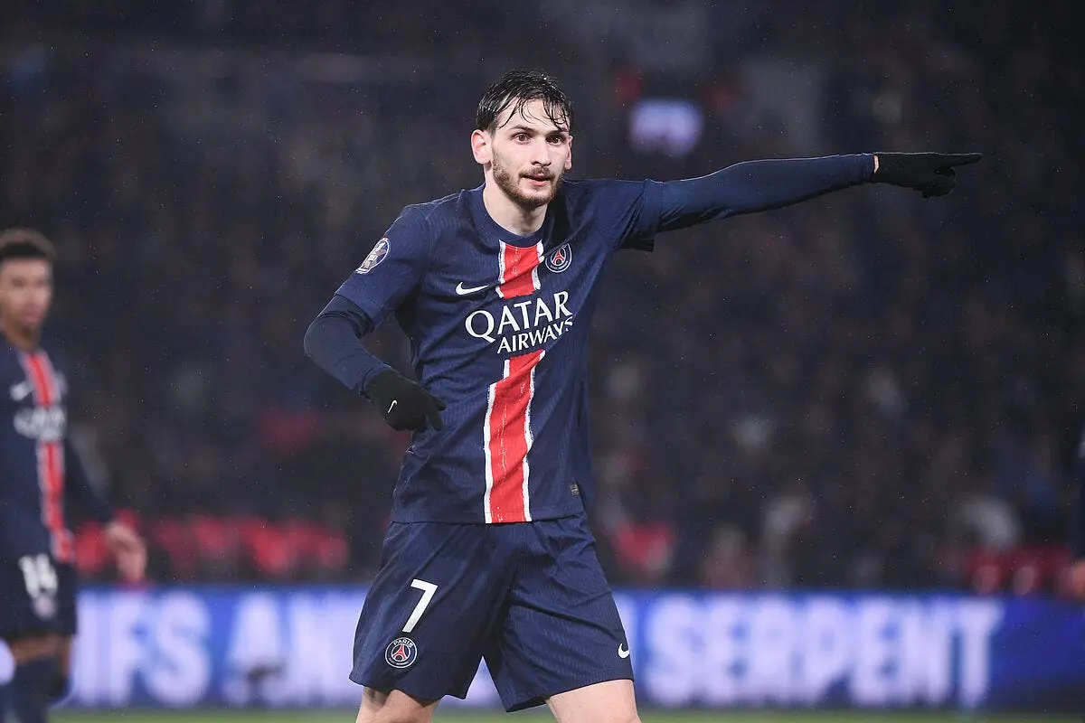 c est la crise kvaratskhelia et le psg font exploser naples kvaratskhelia 7 390098