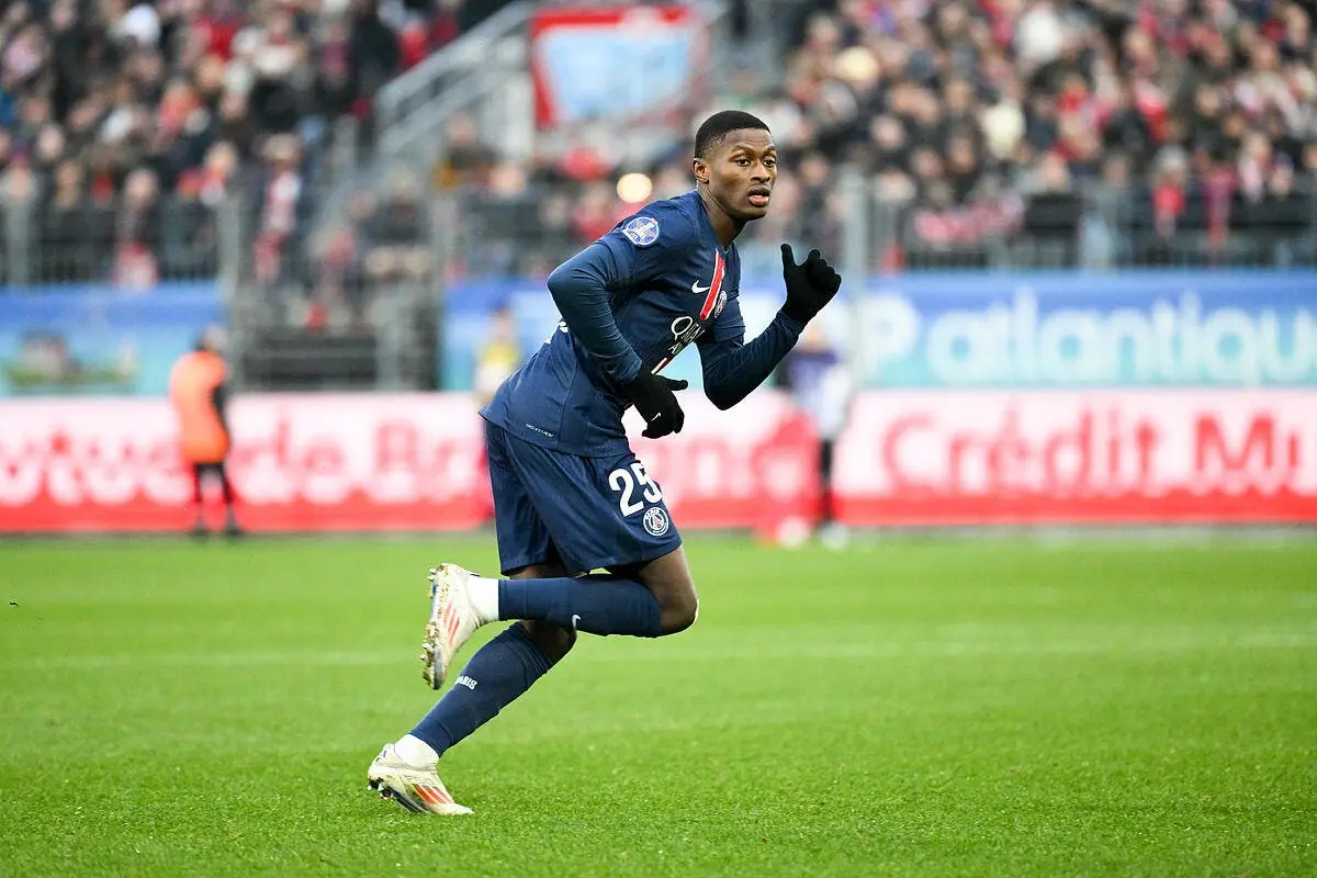 contre saka l avion de chasse du psg redoute le crash nuno mendes 5 391778