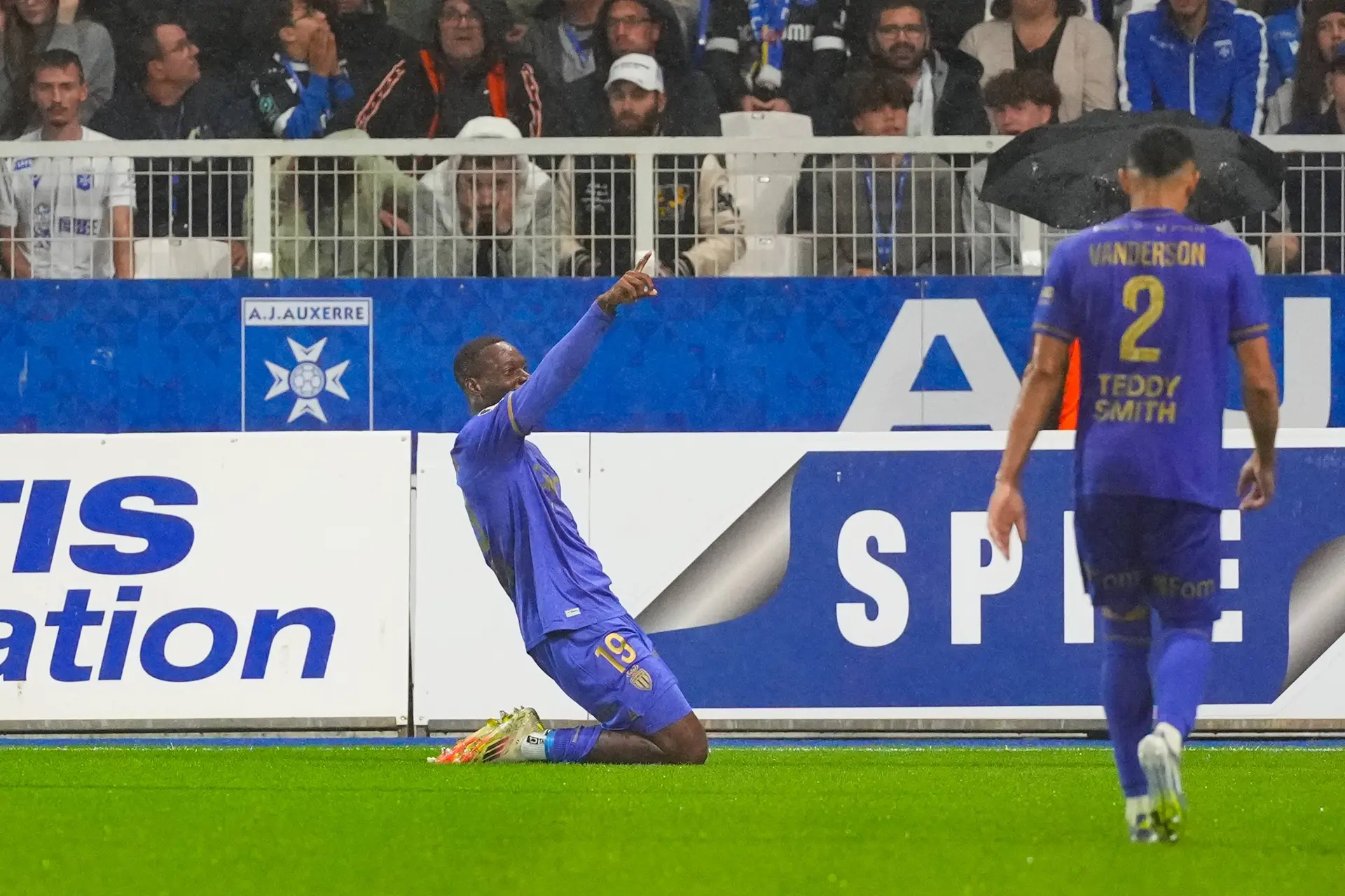 L1 : Un Monaco sérieux rejoint la tête