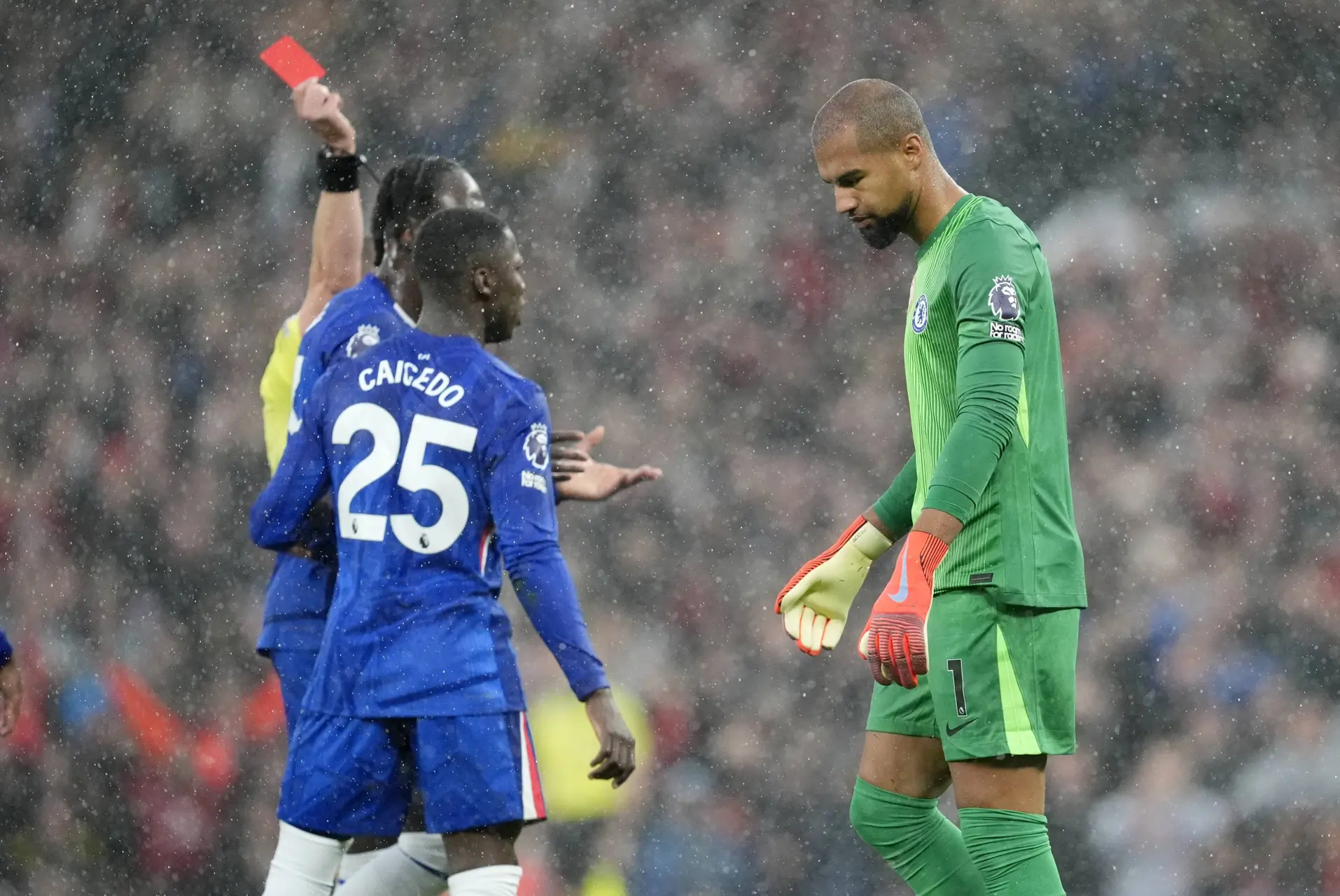 Ang : Man Utd bat Chelsea et se rassure