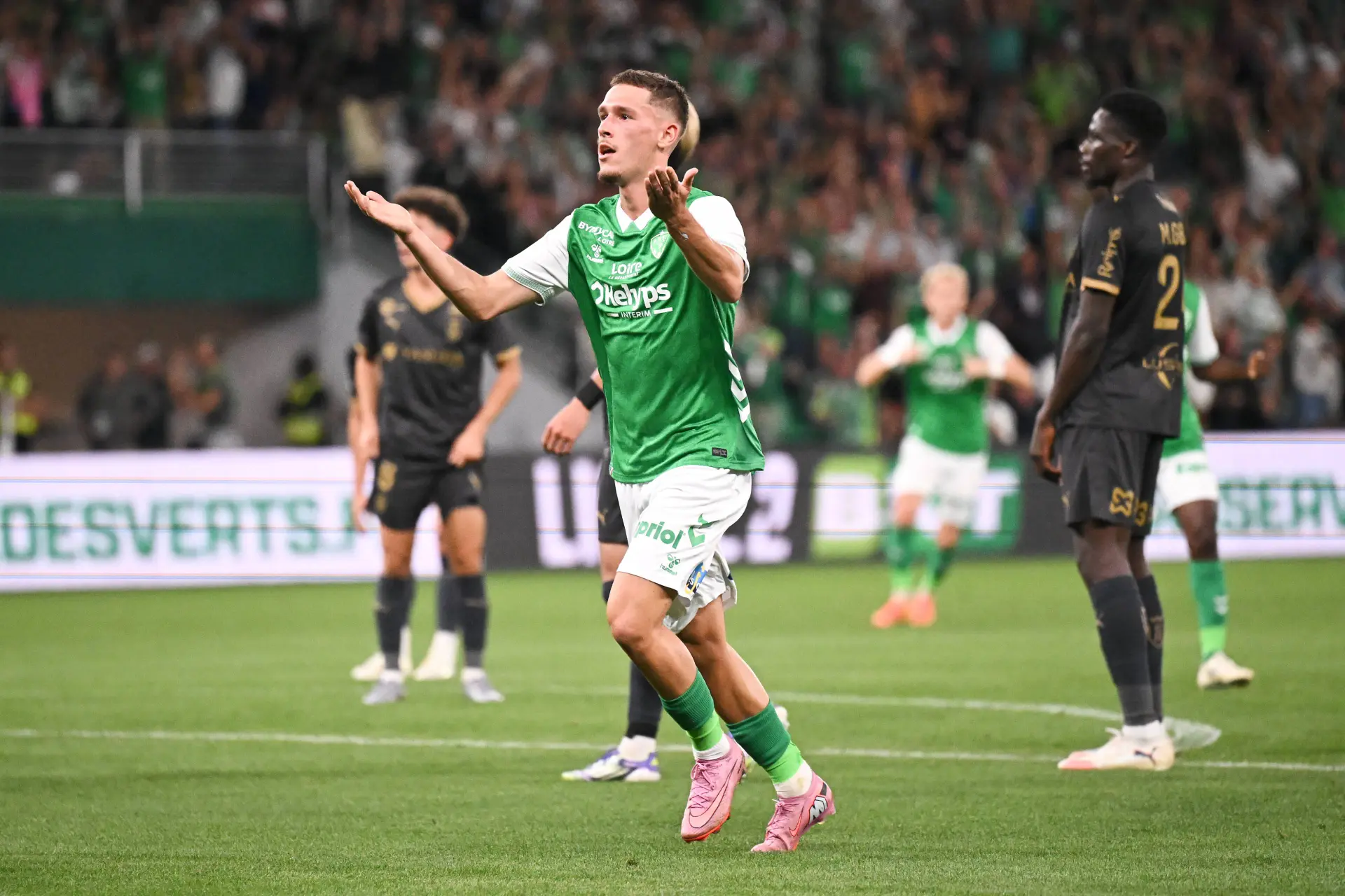Ligue 2 : L'ASSE continue son sans faute, Stassin régale