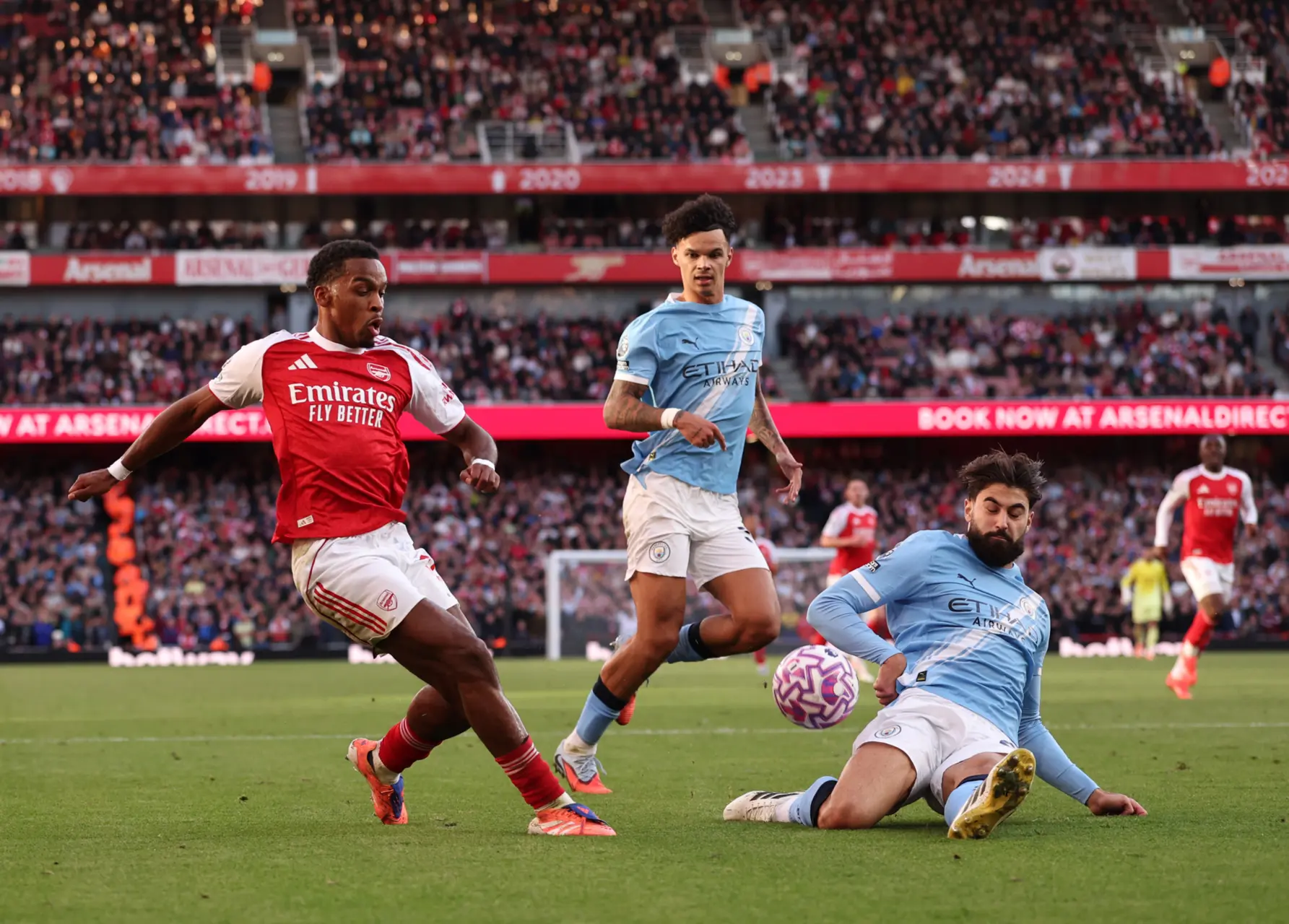 PL : Arsenal et City se quittent bons amis