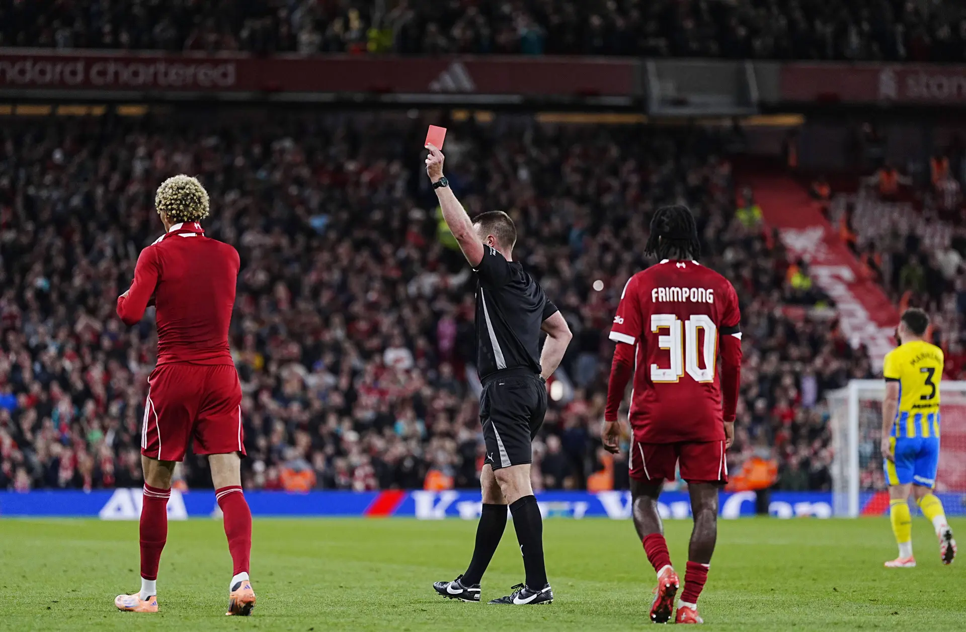 Liverpool : Hugo Ekitike présente ses excuses