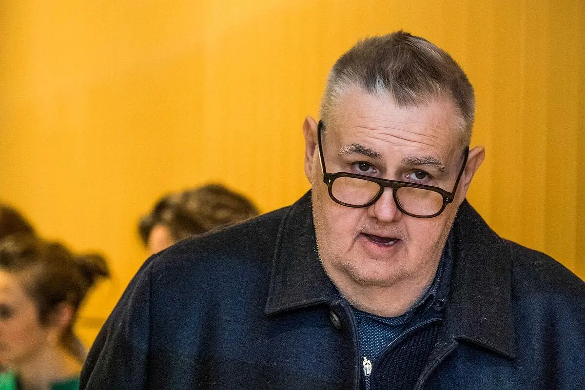 je suis un heros pour beaucoup pierre menes repond a la polemique menes 10 398576