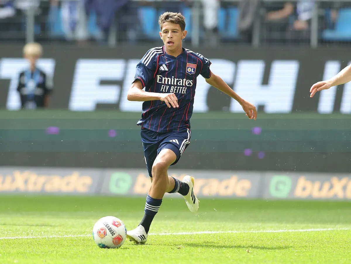 Ce nouveau joueur est trop fort, l'OL hallucine