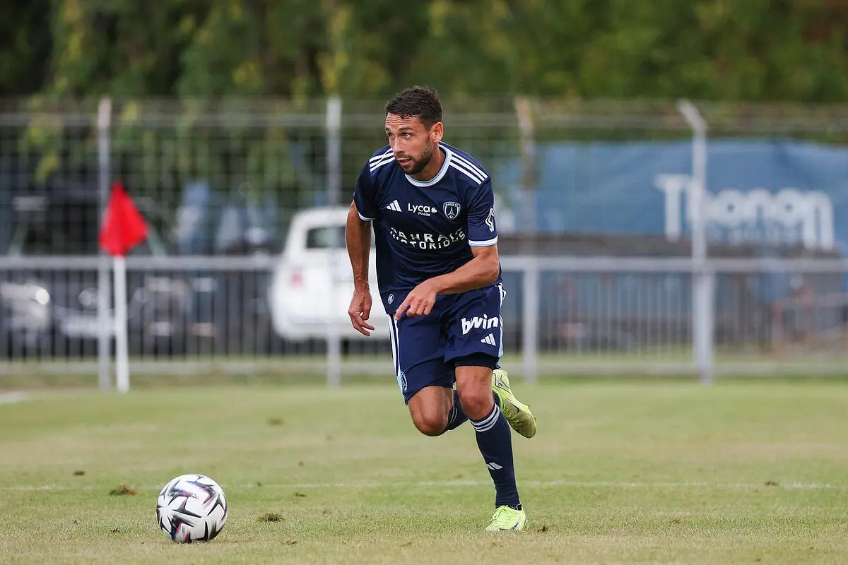 le paris fc demande du temps pour rattraper le psg julien lopez 397266